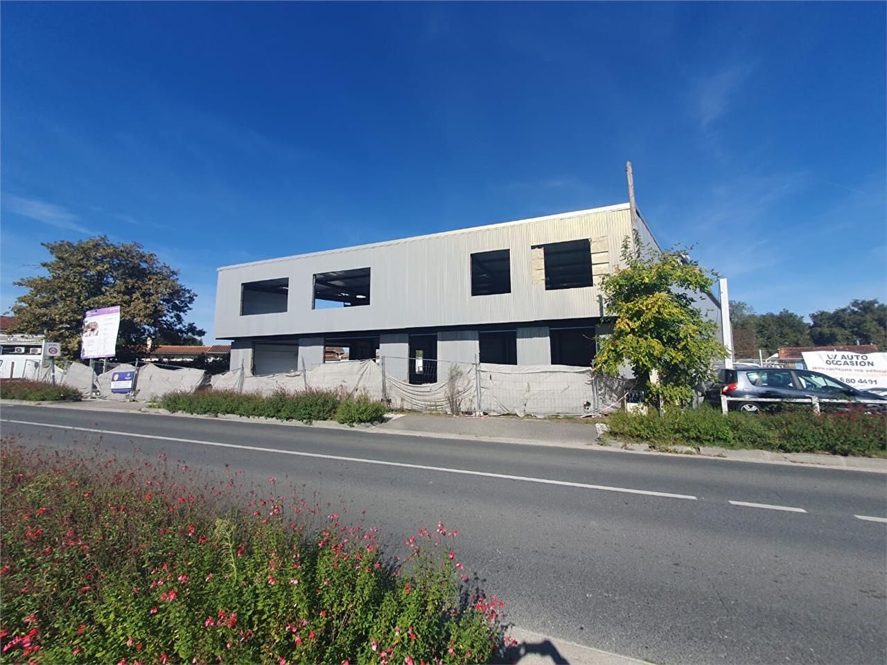 Location local 176.00 m² à MERIGNAC