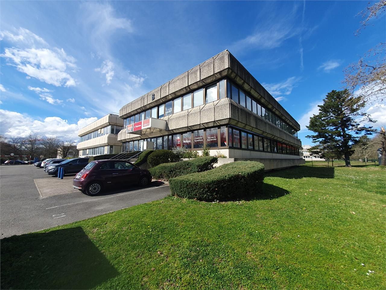 Vente bureaux 390.00 m² à BRUGES