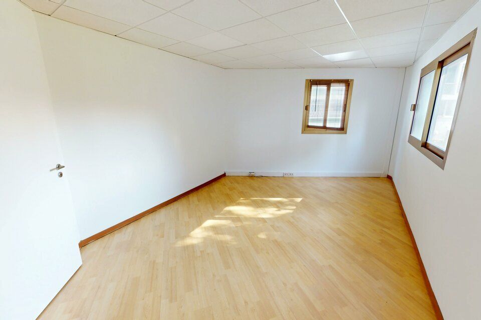 Location bureaux 100 m² non divisibles