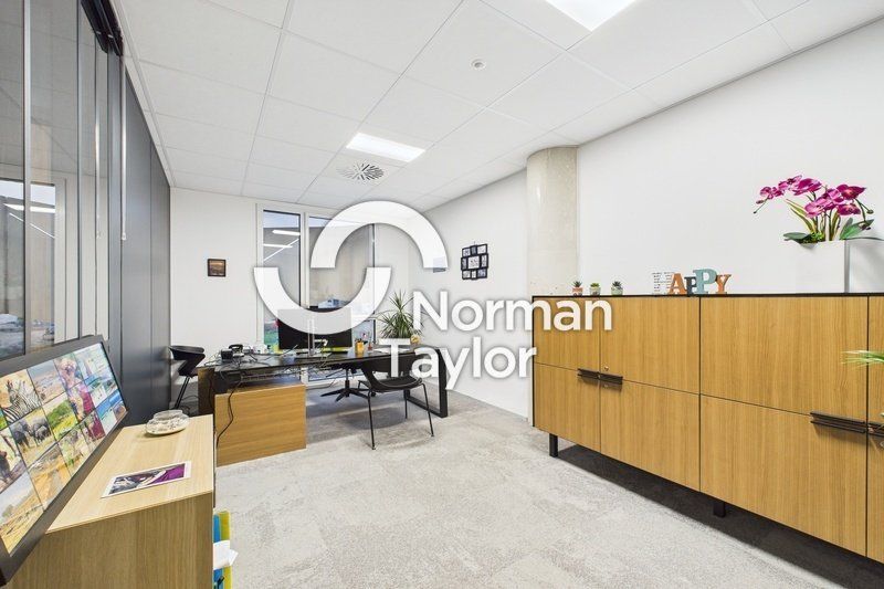 Vente bureaux 230 m² non divisibles