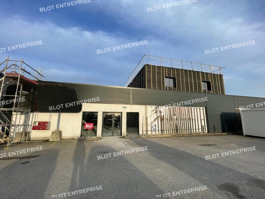 Location local commercial 1250 m² non divisibles