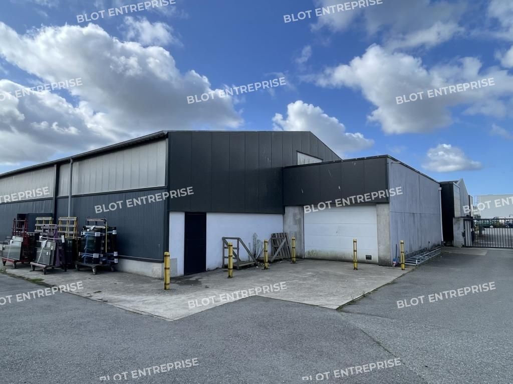 Location local commercial 1250 m² non divisibles