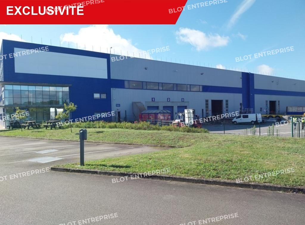Location entrepôts 19015 m² non divisibles