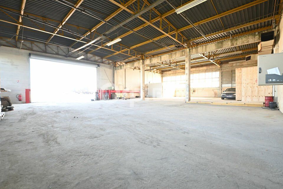 Location local d''activites 800 m² divisibles à partir de 250 m²