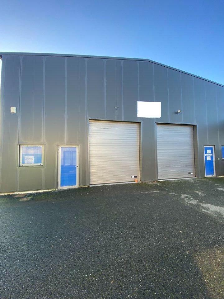Location local d''activites 560 m² non divisibles