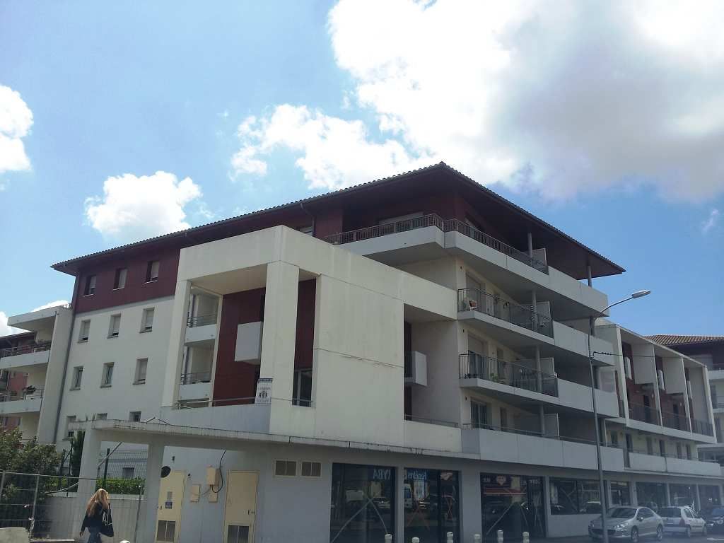 Local commercial ounprofessionnel sur boulevard très passant