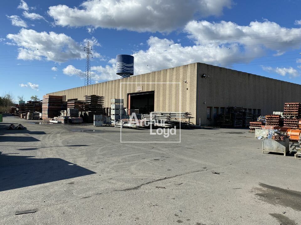 A louer bâtiment à MOISSY CRAMAYEL