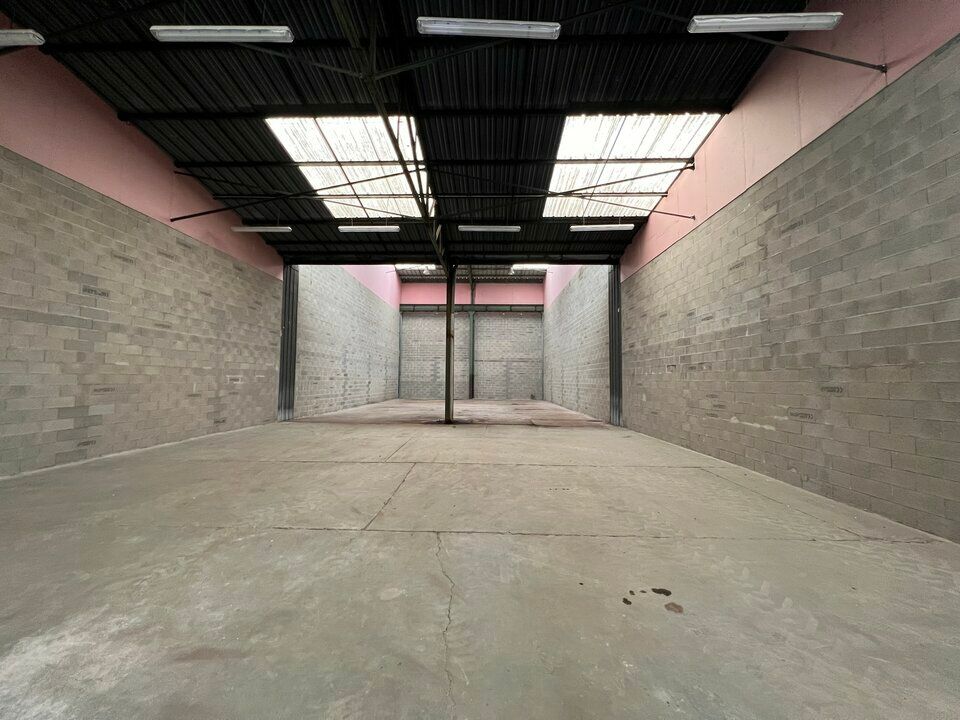 Vente local d''activites 423 m² non divisibles