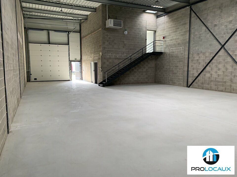 Location local d''activites 270 m² non divisibles
