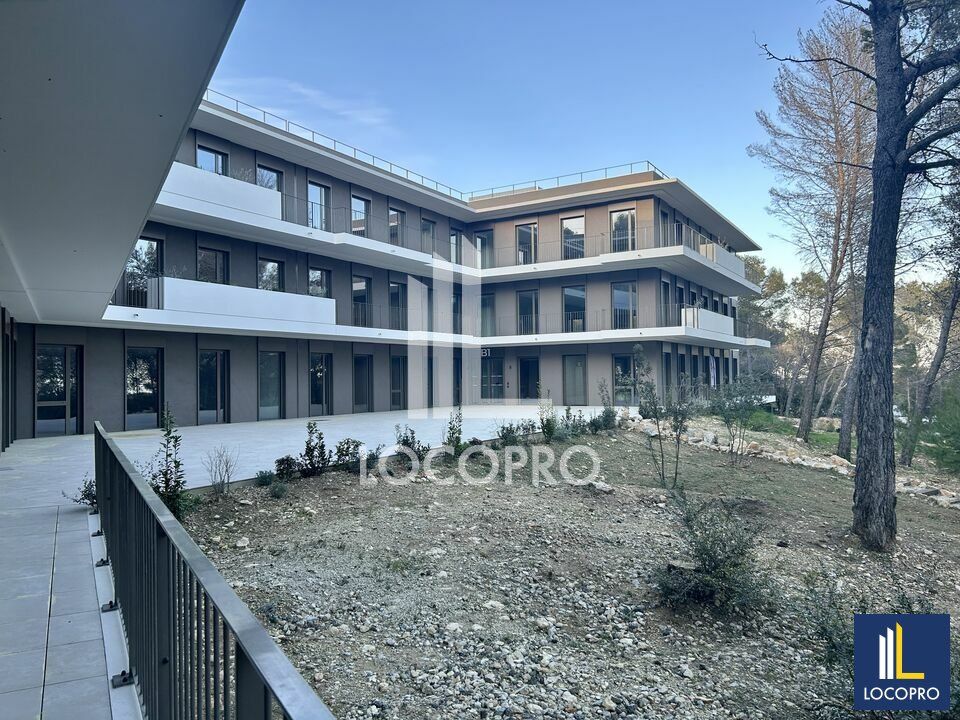 9093 m² pour ce bureaux en location à Sophia antipolis