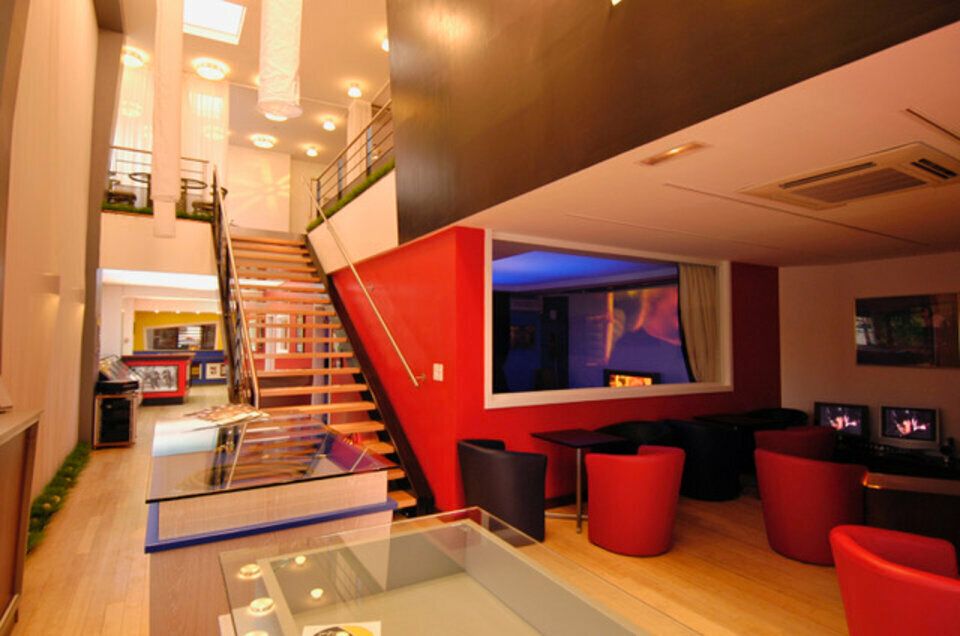 LOCAL COMMERCIAL de 450m² à LOUER