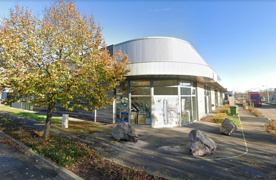 Vente local commercial 389 m² non divisibles