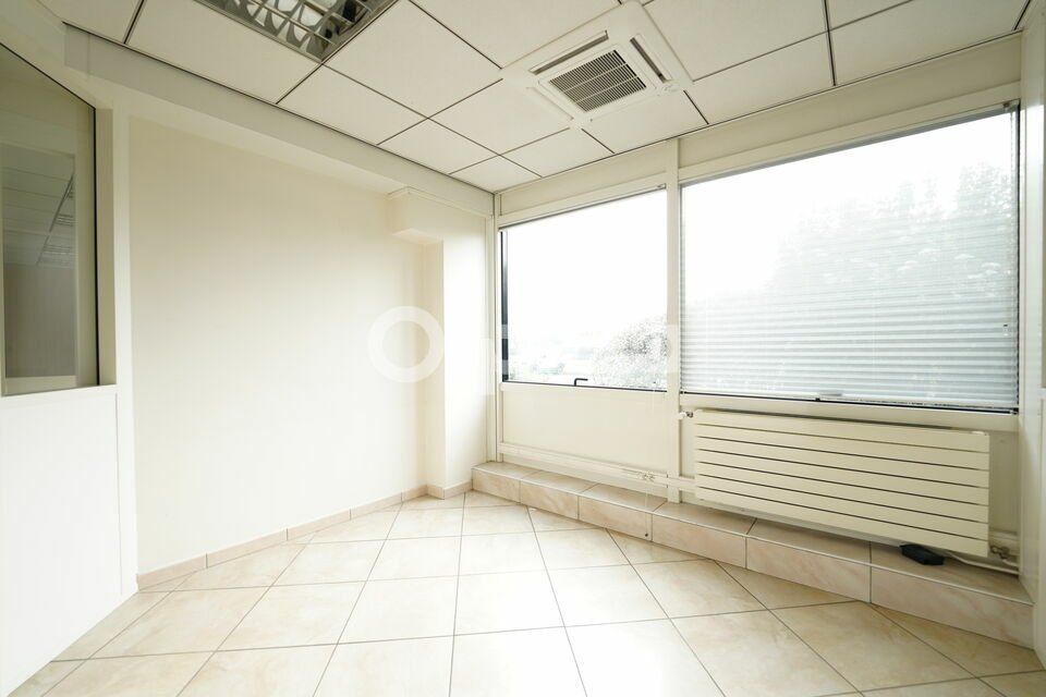 BUREAUX - A LOUER - TALUYERS - DISPONIBLE IMMEDIATEMENT