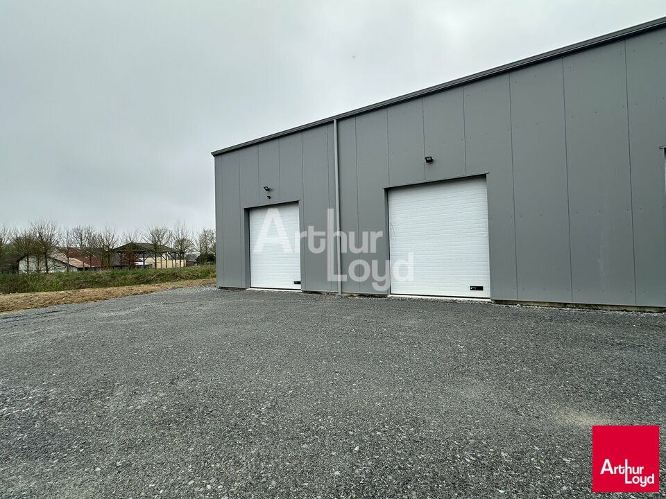 Location local d''activites 180 m² non divisibles