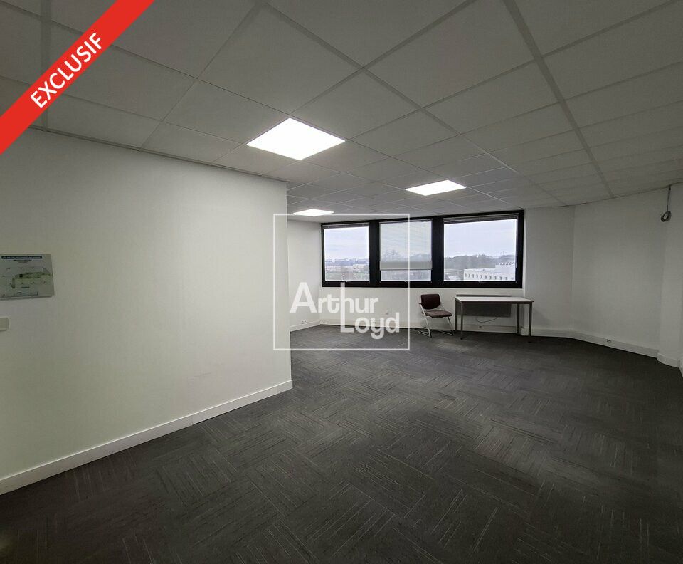 Bureaux à louer au pied du RER A de Lognes