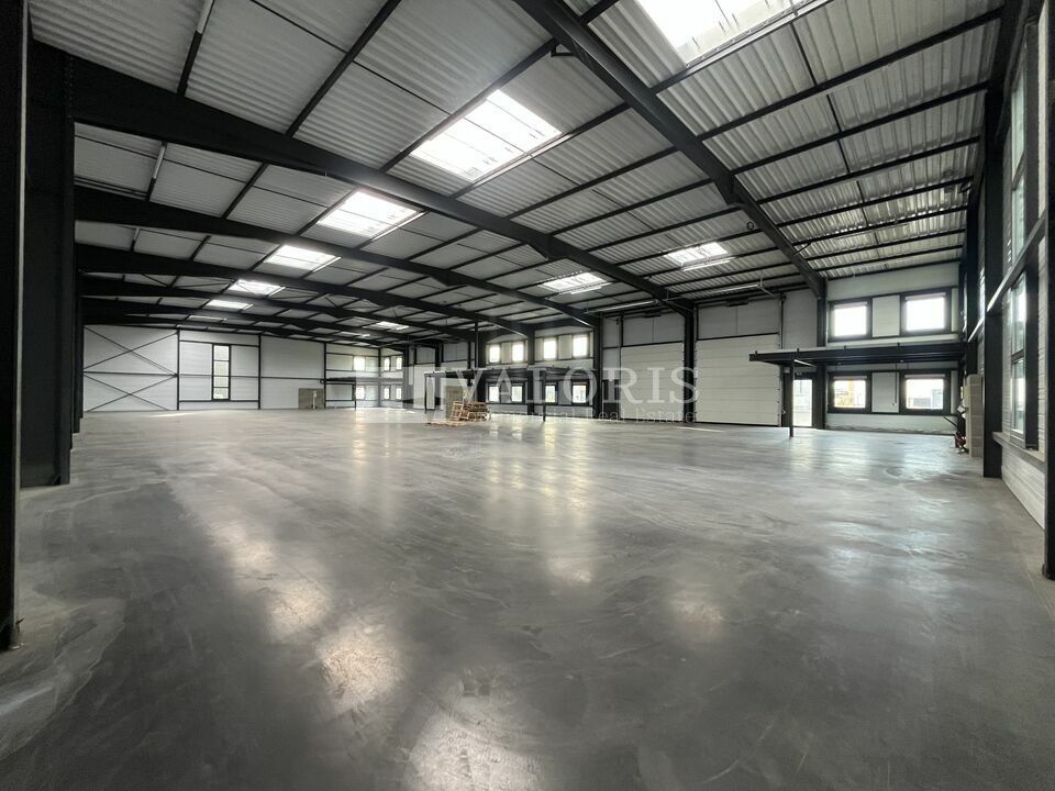 Valoris Real Estate vous propose à la location un local d'activité au sein d'un parc neuf situé sur la commune de Villefranche sur Saône. 