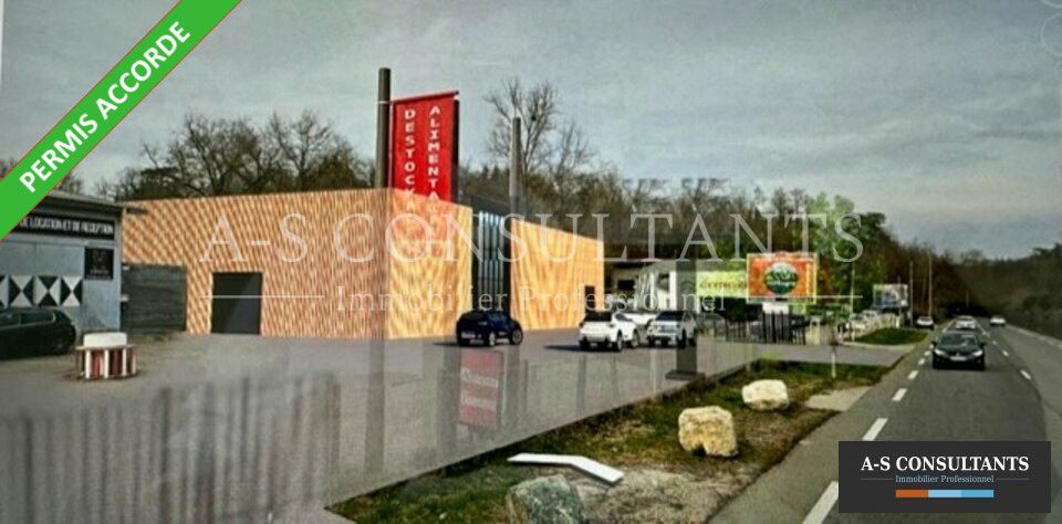 A louer, Saint-Genis-Laval (69230), sud-ouest de Lyon sur un axe très fréquenté,  2 emplacements commerciaux de 370 m² au sol chacun + mezzanines - (réunion possible des 2 lots) - terrain bitumé, parkings, visibilité numéro 1 - enseignes à proximité.