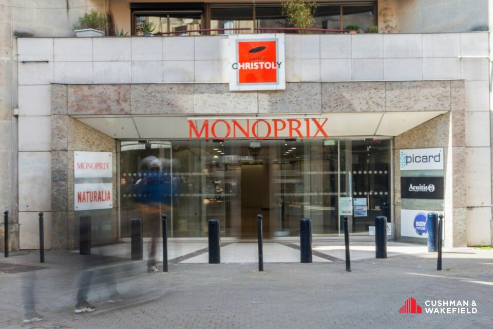 Location local commercial - 1525 m²