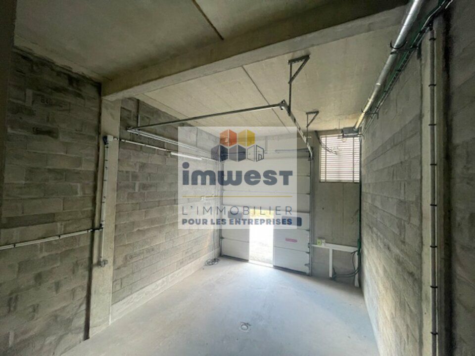 Location local d''activites 105 m² non divisibles