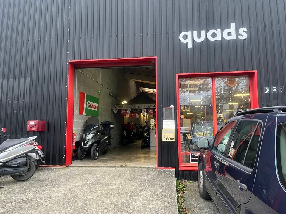 À VENDRE - LOCAL COMMERCIAL / D'ACTIVITÉ