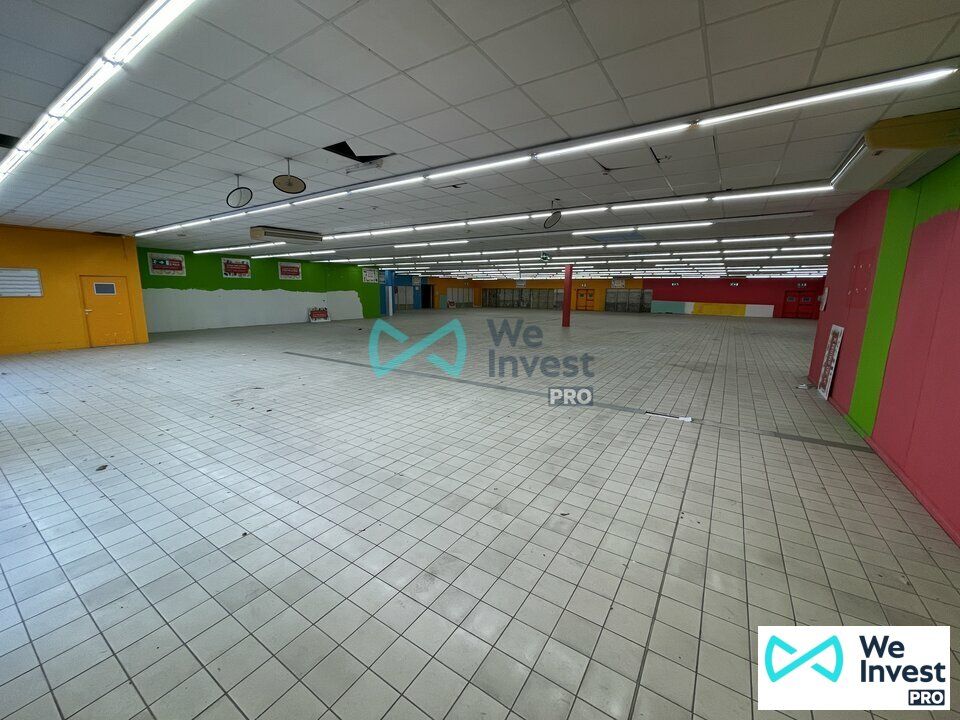 Location local commercial 1483 m² non divisibles
