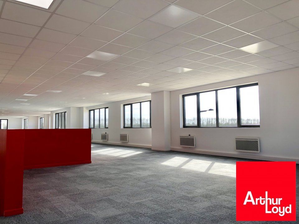Vente local d''activites 5716 m² divisibles à partir de 457 m²