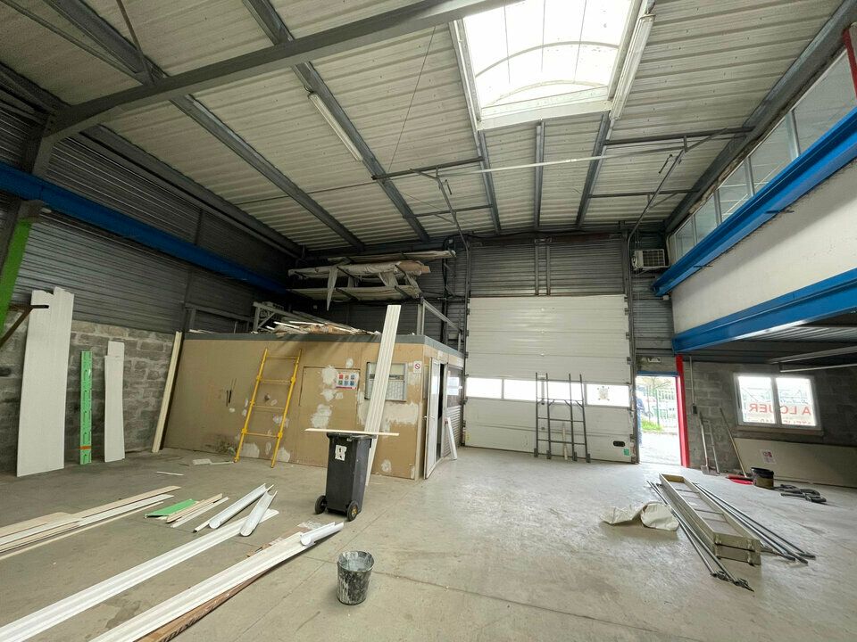 LOCAL D'ACTIVITÉ À LOUER – 410 m² – ARTIGUES-PRÈS-BORDEAUX