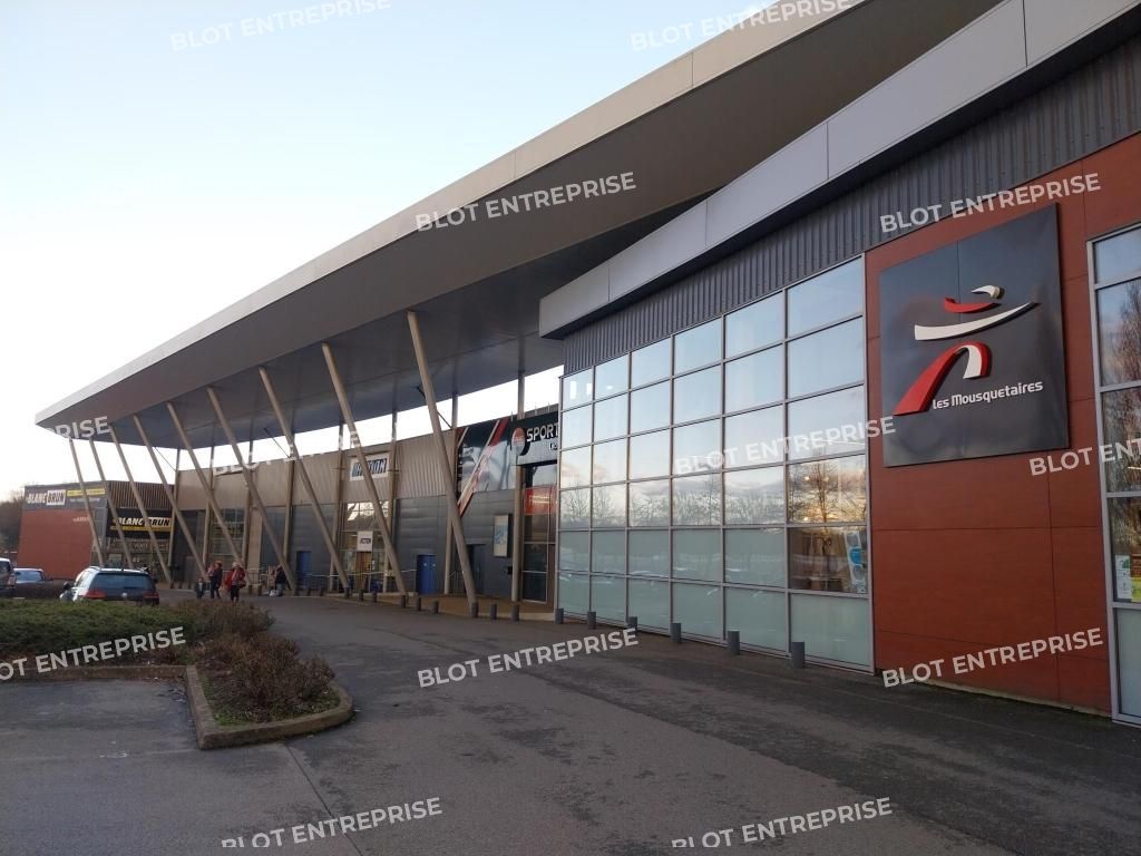Location local commercial 891 m² non divisibles
