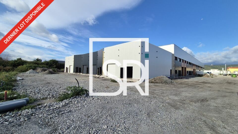 Location activité/entrepôt - 668 m²