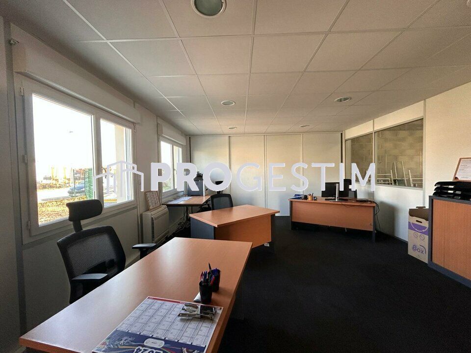 Location activité/entrepôt - 153 m²