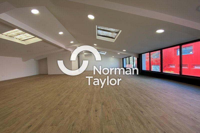 Location bureaux 176.7 m² non divisibles