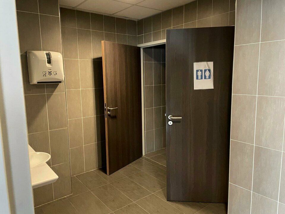 364 m² pour ce bureaux en location à Saint priest