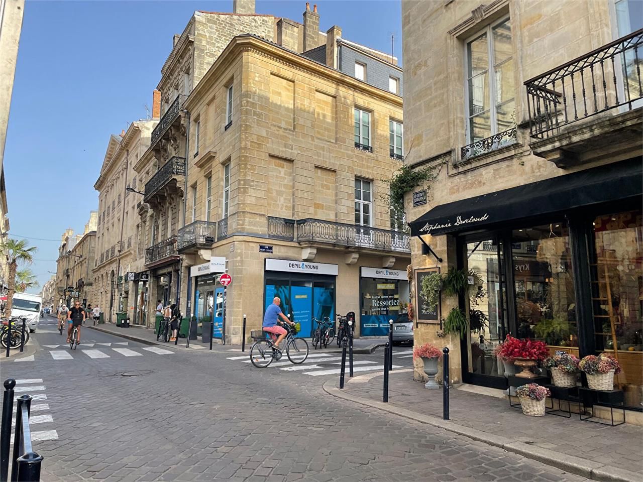 Vente local commercial 70.00 m² à BORDEAUX