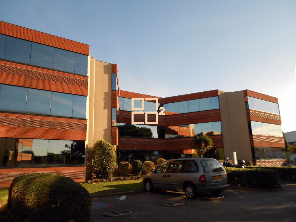 Location bureaux 158.00 m² à BLAGNAC