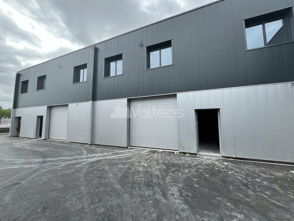 Location local d''activites 265 m² divisibles à partir de 171 m²