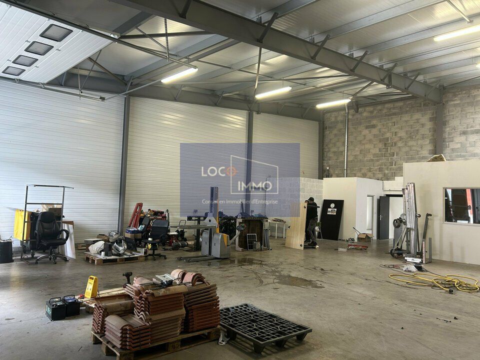 Location local d''activites 286 m² non divisibles