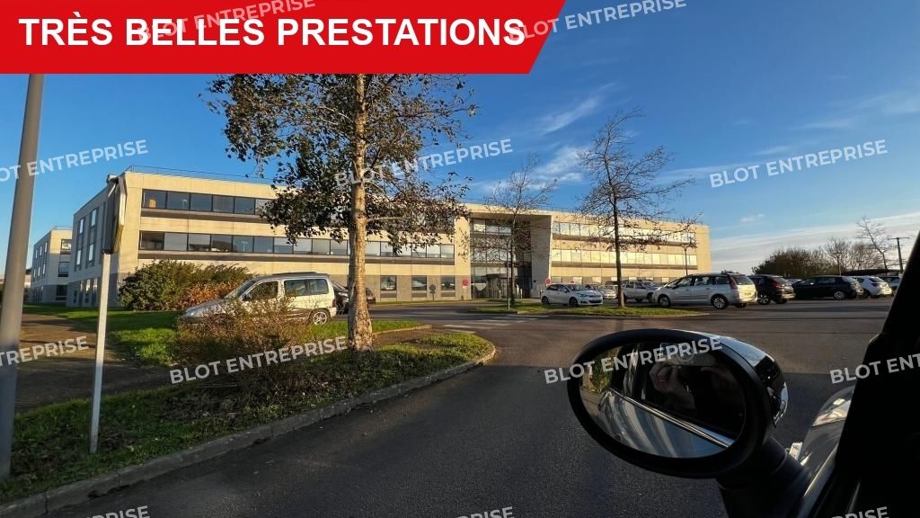 Location bureaux 3585 m² non divisibles