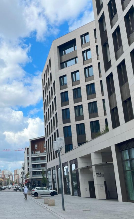 Location local 215 m² à Villeurbanne