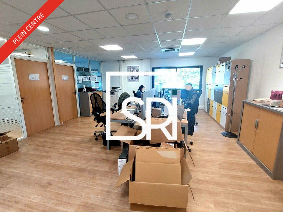 335 m² pour ce bureaux en location à Aubiere