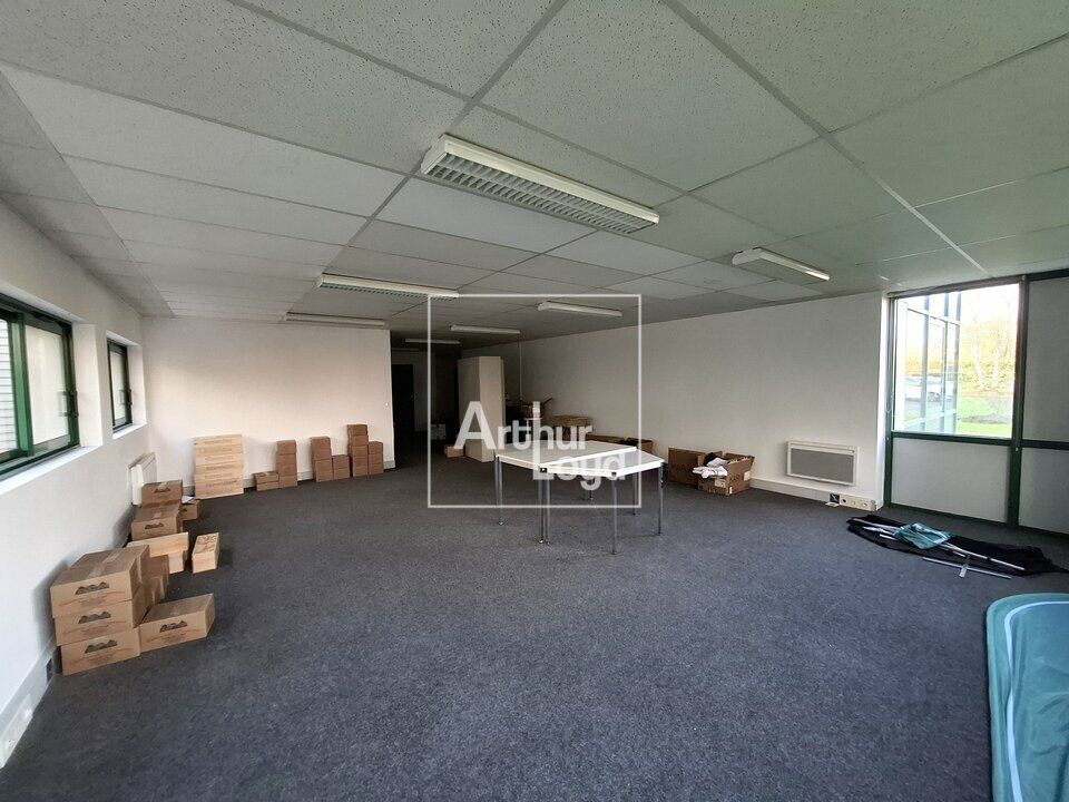Bureaux en rez de chaussée avec possibilité de livraison 