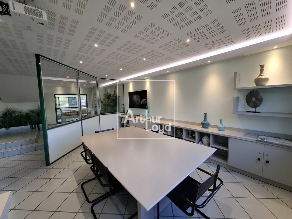 Location bureaux 270 m² divisibles à partir de 33 m²