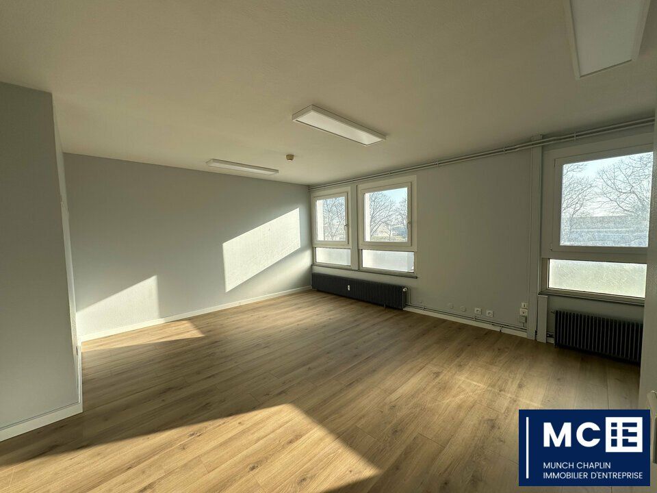 Location entrepot 551.33 m² non divisibles