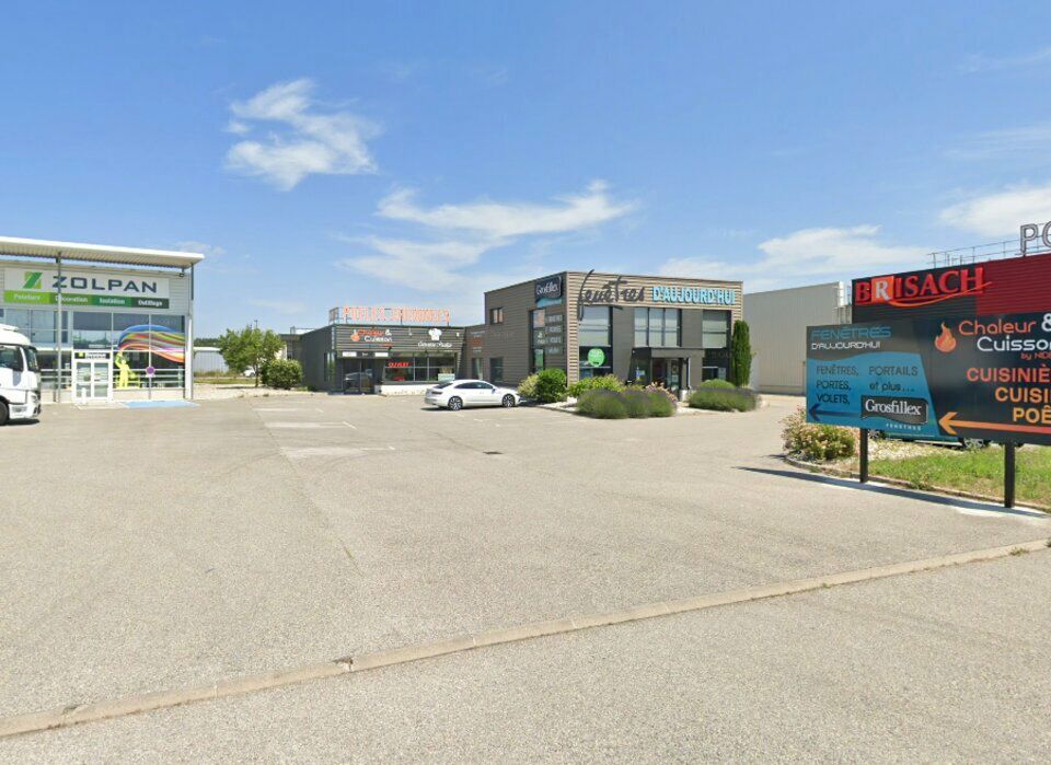 Location local commercial 488 m² non divisibles