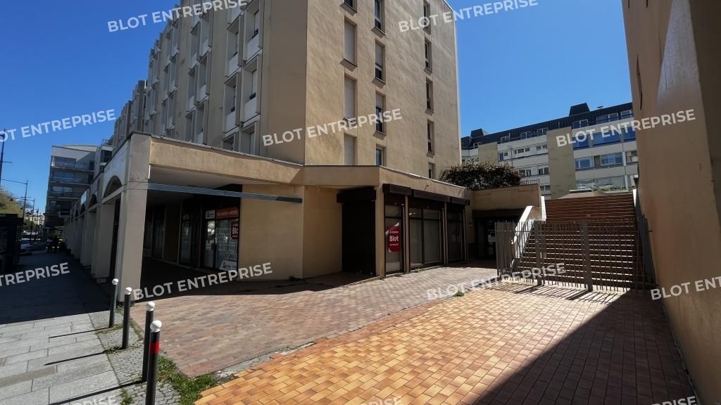 Vente local commercial 247 m² non divisibles