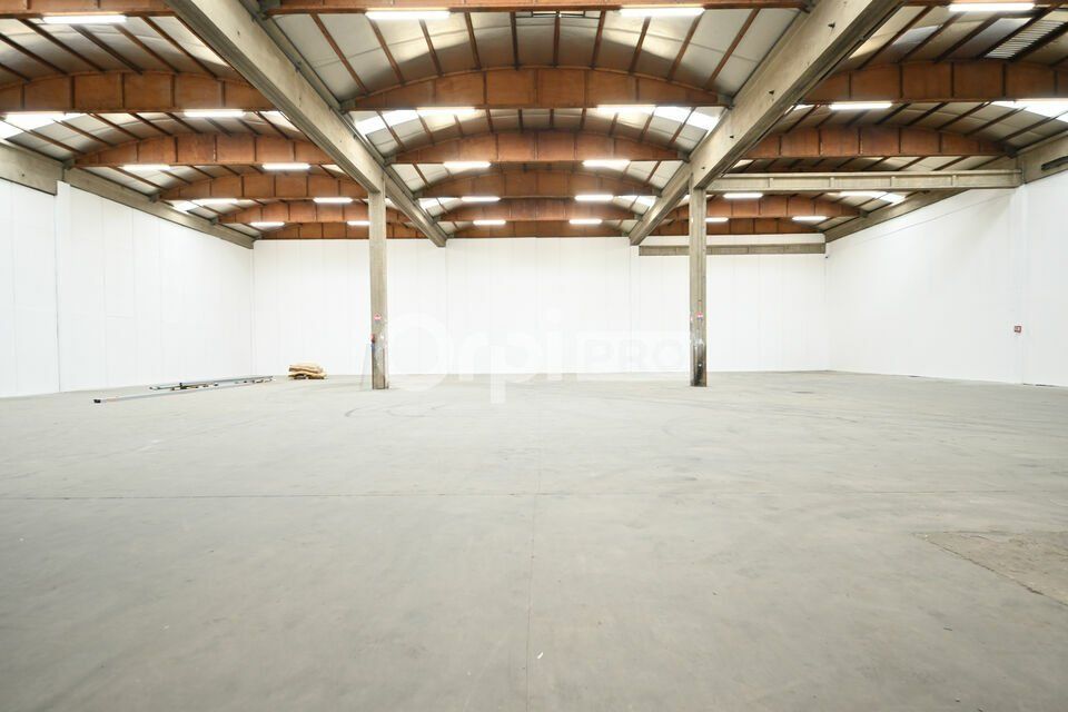 LOCAL D'ACTIVITE A LOUER - SAINT PRIEST - IMMEDIATEMENT