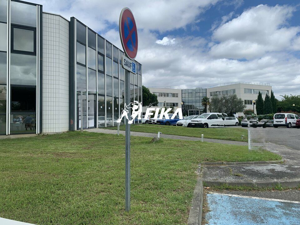 A LOUER BUREAUX 2412 m² - (31100) TOULOUSE