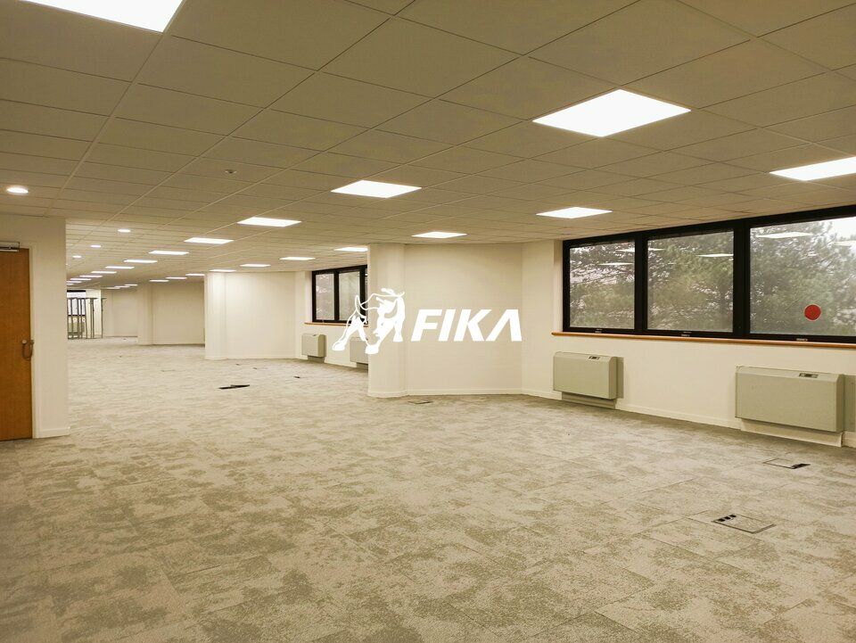 Location bureaux 657 m² divisibles à partir de 233 m²