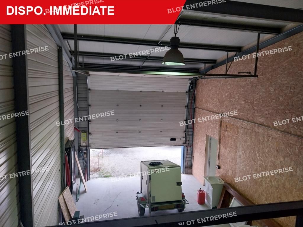 Location entrepôts 80 m² non divisibles