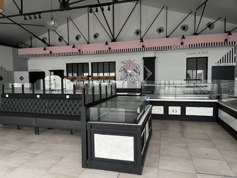 Location local commercial 350.00 m² à BORDEAUX