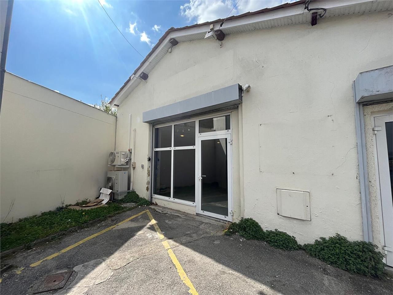 Location local commercial 60.00 m² à MERIGNAC